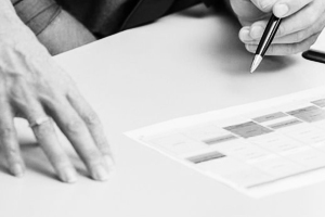 蓄電池的內(nèi)阻，值越大越好，還是越小越好？